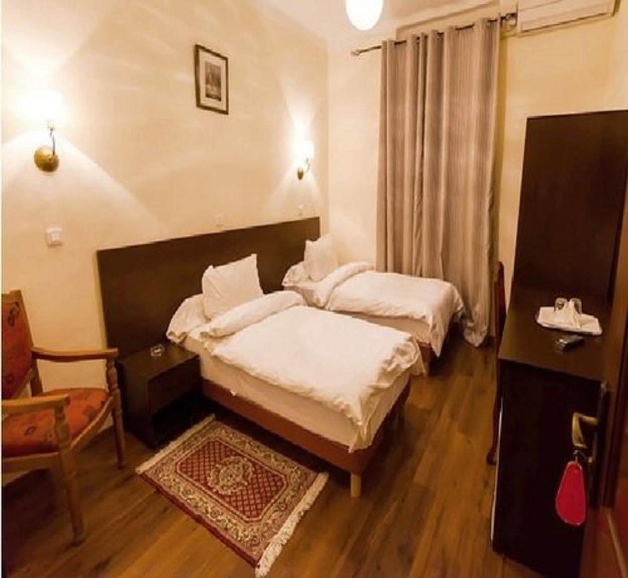 Hotel Suisse Algiers Luaran gambar